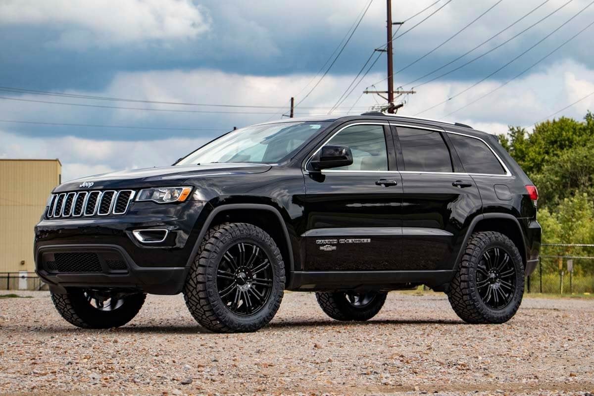 Jeep Grand Cherokee Suspension Lift Kit - Rough Country - 2.5 Inch Lift Kit | N3 Struts - '11-'15